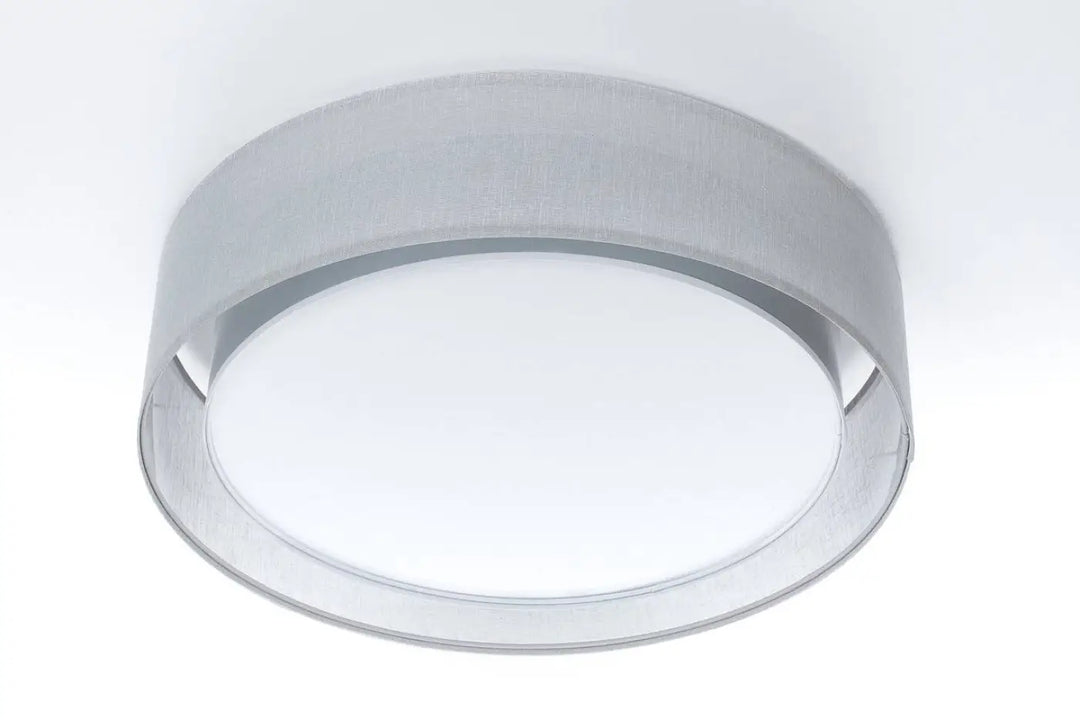 Plafonnier gris platine moderne circulaire avec cadre métallique argenté et lumière blanche diffuse douce puro