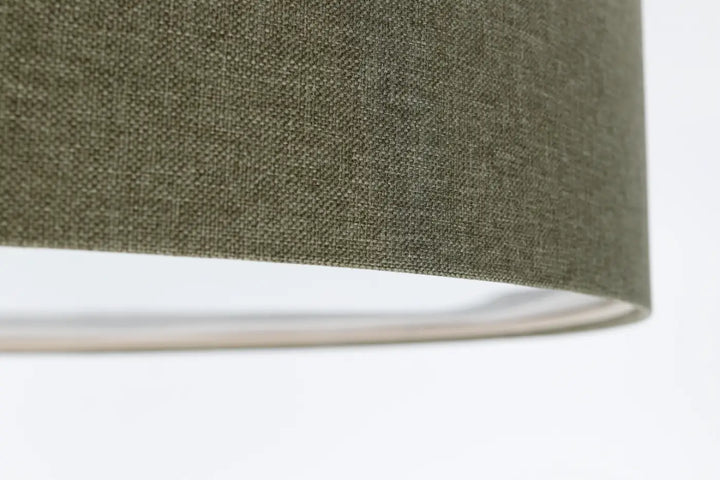 Luminaire plafonnier boho elegant vert gris avec abat-jour en lin vert olive et texture tissée subtile