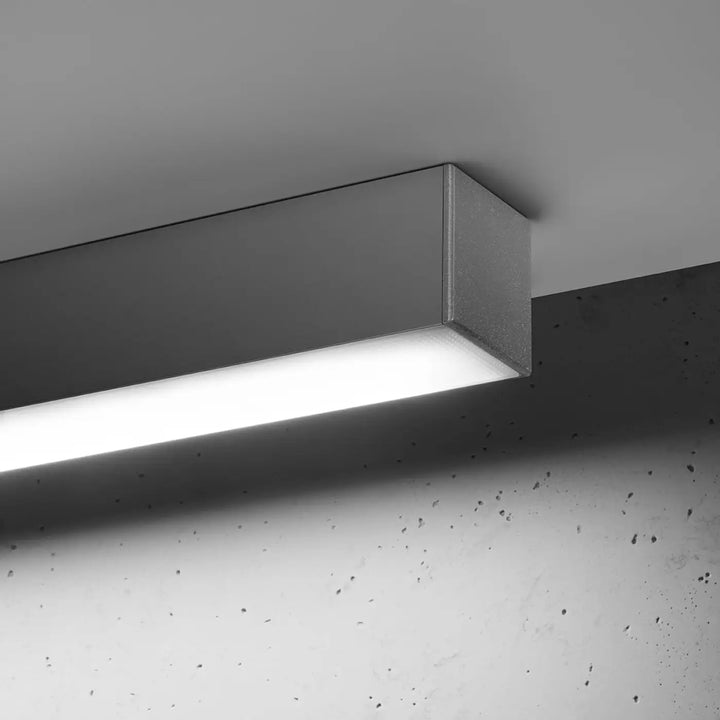 Luminaire plafonnier pinne 67 4000k gris avec led intégré et finition métallique pour paramètres déclairage modernes