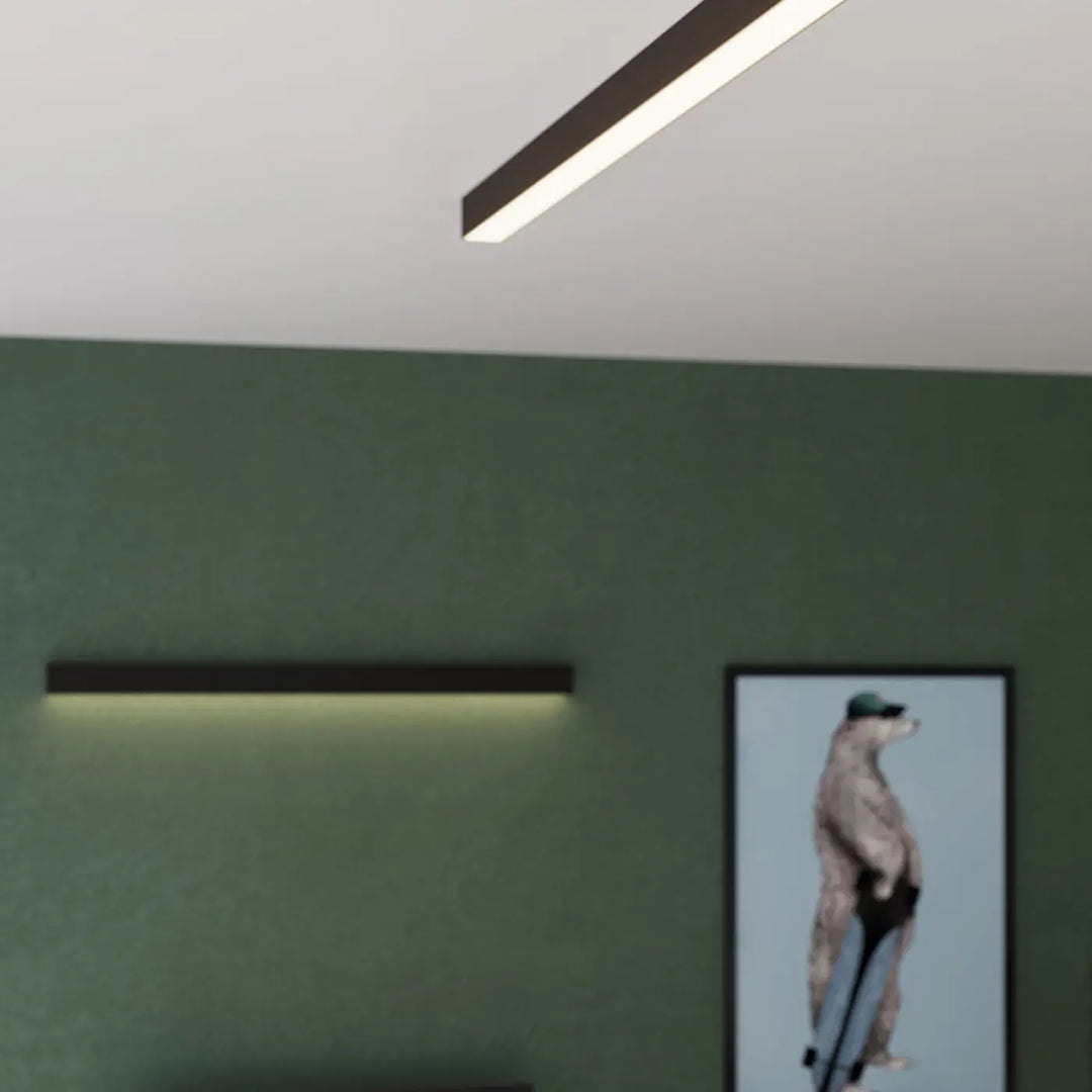 Luminaire plafonnier pinne 67 noir avec éclairage led linéaire moderne et paramètres d’éclairage ajustables en différentes tailles