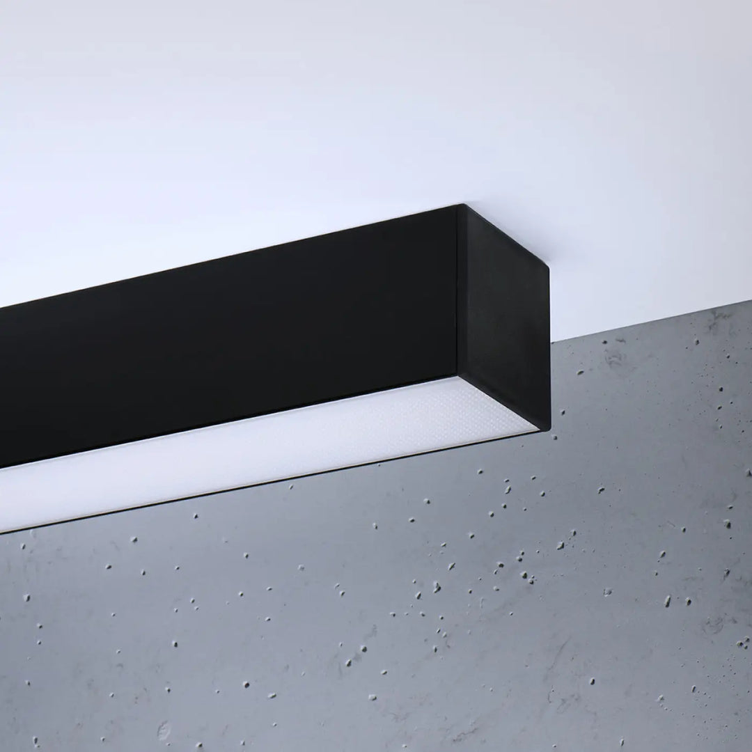 Luminaire plafonnier pinne 67 4000k noir avec design moderne et finition mate pour paramètres d’éclairage variés collection pinne