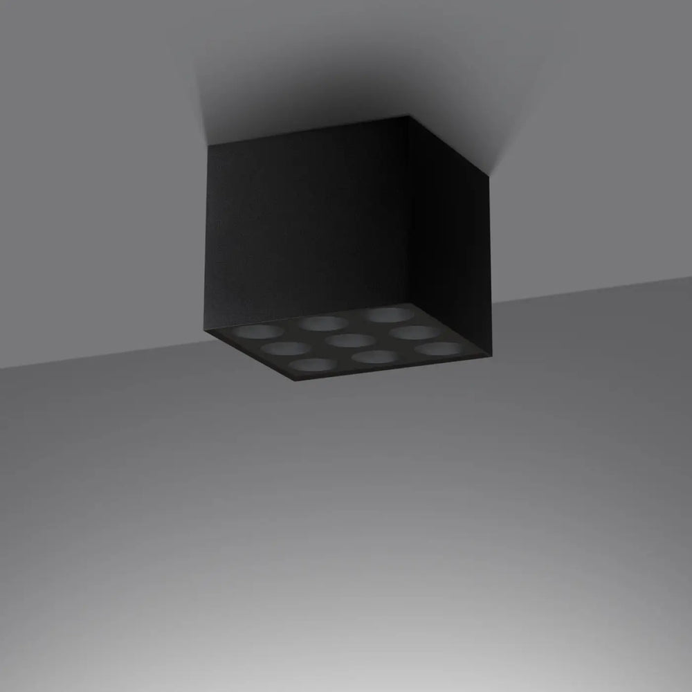 Plafonnier ozzy led noir carré avec neuf ampoules encastrées combinaison parfaite pour design moderne