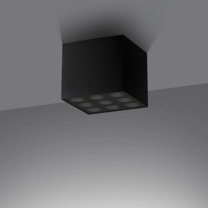 Plafonnier ozzy led noir carré avec neuf ampoules encastrées combinaison parfaite pour design moderne
