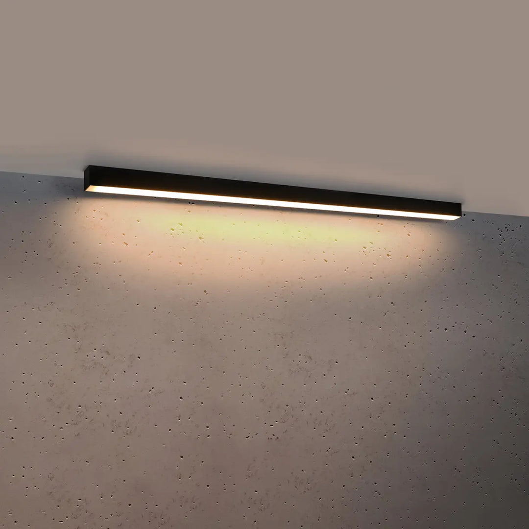 Luminaire plafonnier pinne 118 noir avec lampe suspendue design moderne émettant une lumière blanche chaude 3000k