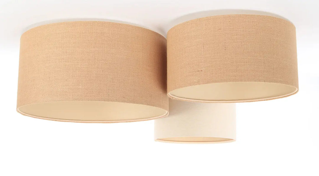 Luminaire plafonnier trio boho avec abat-jour cylindriques en lin beige texture naturelle de style scandinave