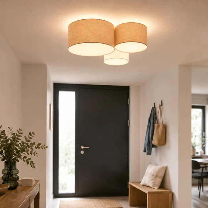 Luminaire plafonnier lin beige trio boho style scandinave avec trois abat-jours cylindriques superposés