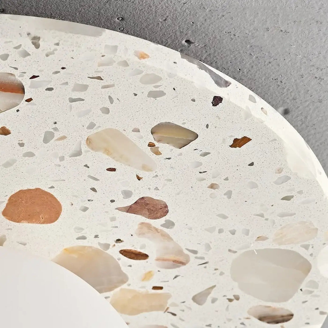 Luminaire Plafonnier En Marbre Blanc Avec Une Boule Élégance