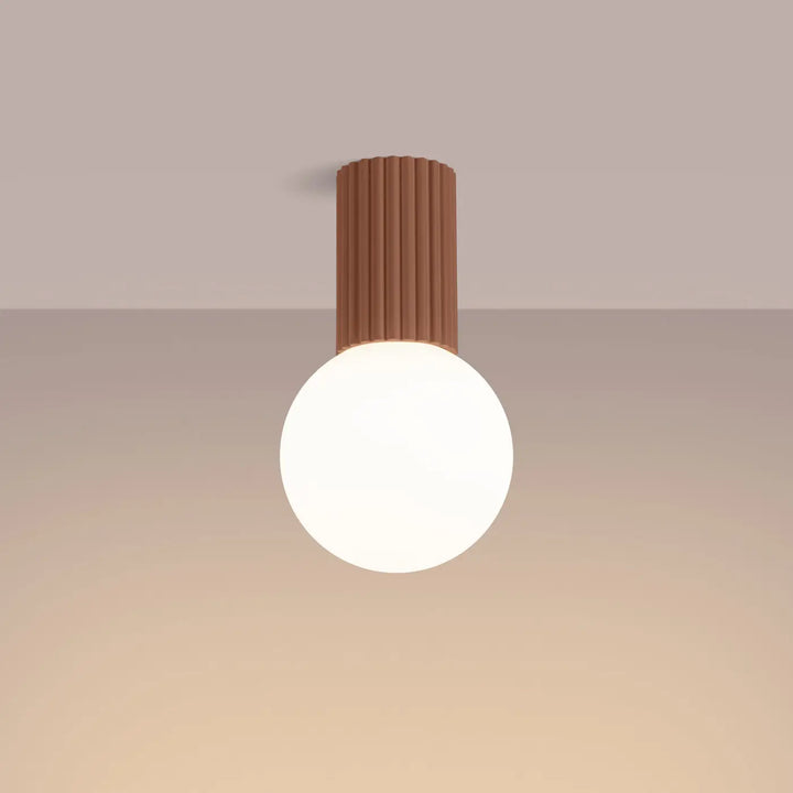 Luminaire plafonnier halo moka avec base cylindrique côtelée couleur moka et sphère laiteuse pour bureau décorative