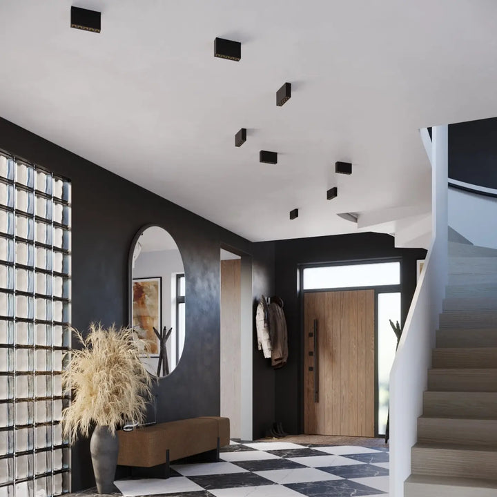 Luminaire plafonnier sole led noir avec design moderne et combinaison parfaite pour un éclairage encastré élégant