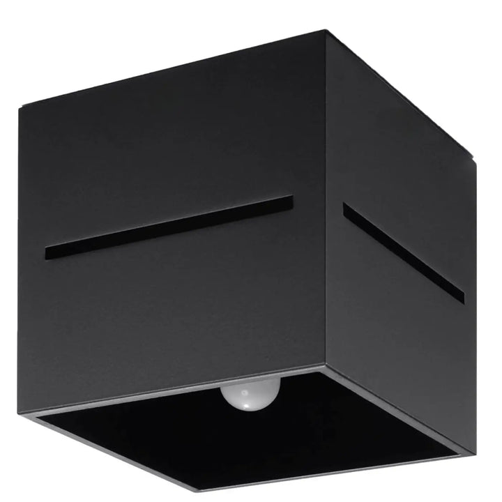 Plafonnier lobo noire mat en forme de cube avec perforation linéaire pour disperser un spectacle lumineux