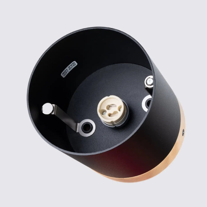 Plafonnier rif noir cylindrique avec base cuivre et douille e27, solution d’éclairage modernes pour bois naturel
