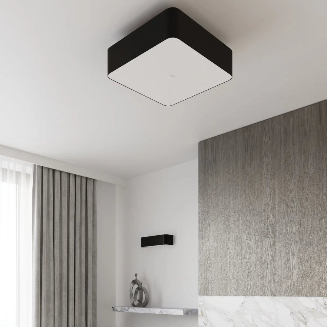 Luminaire plafonnier lokko 45 noir avec lampe lokko, forme contrastante définissent contour distinct et design moderne minimaliste
