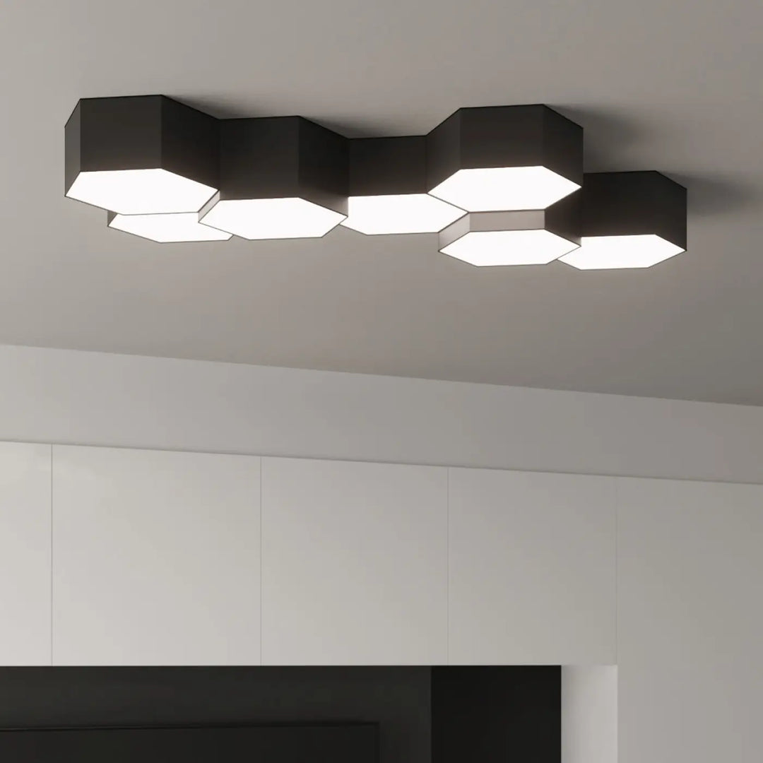 Luminaire plafonnier sunde 11 noir avec six panneaux lumineux hexagonaux en formes géométriques modernes