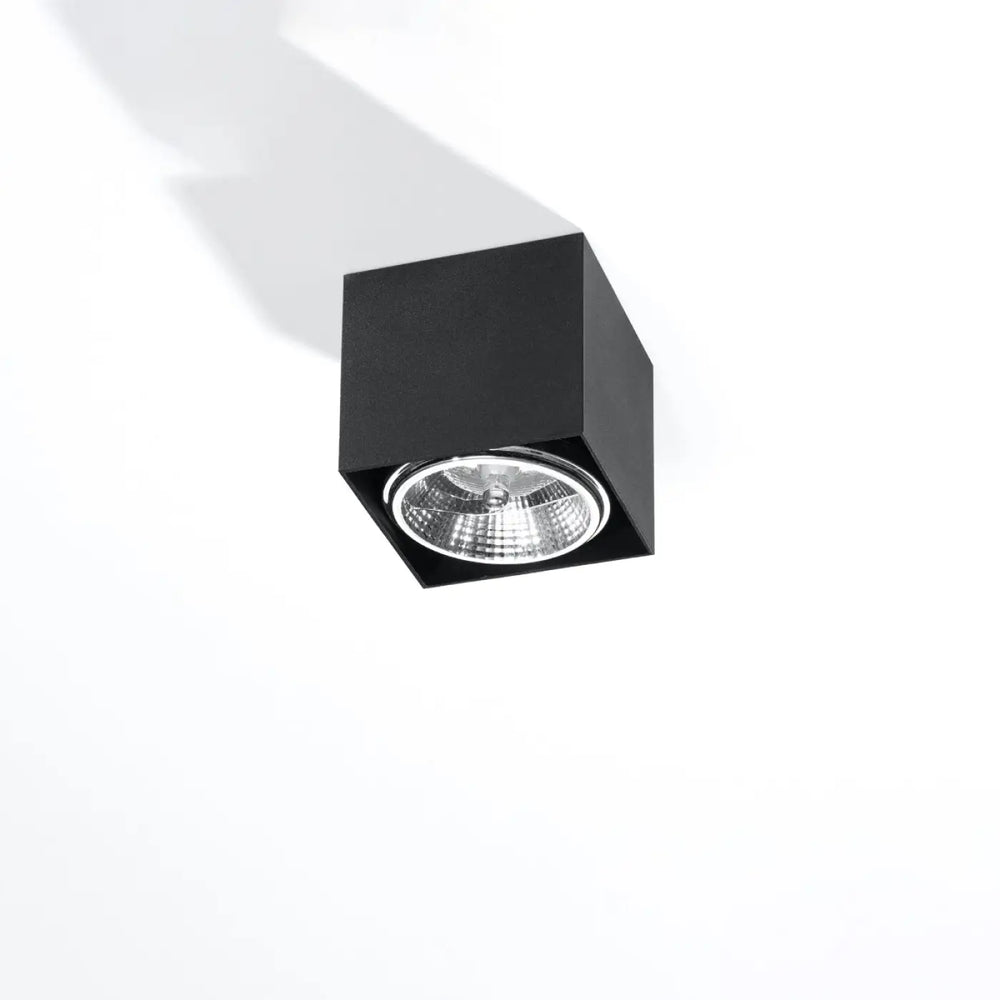 Plafonnier blake noir carré encastré avec design moderne minimaliste et ampoule argentée réfléchissante