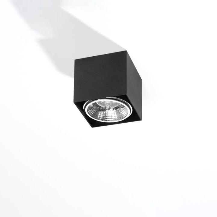 Plafonnier blake noir carré encastré avec design moderne minimaliste et ampoule argentée réfléchissante