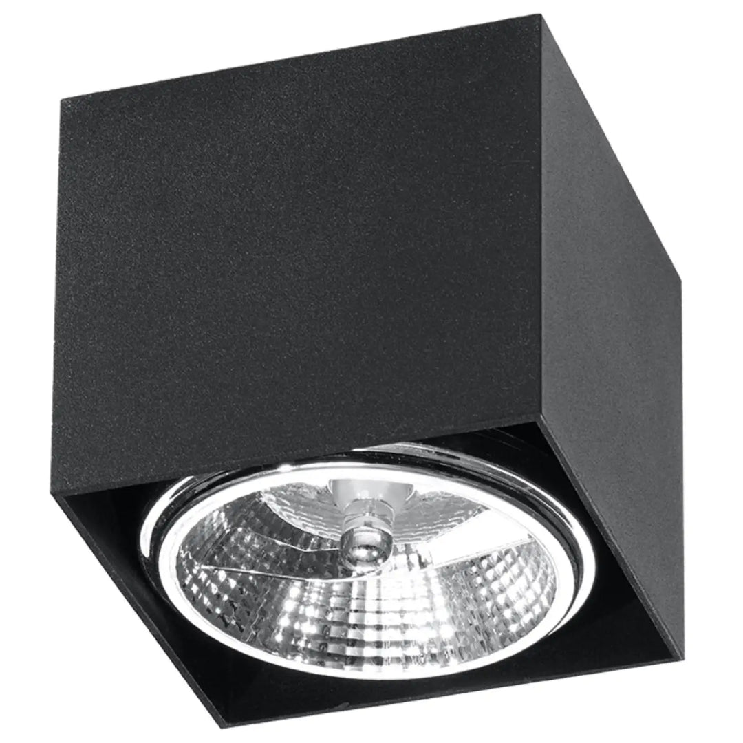 Plafonnier blake noir avec finition mate carrée, trim chrome et intérieur réfléchissant forme minimaliste moderne