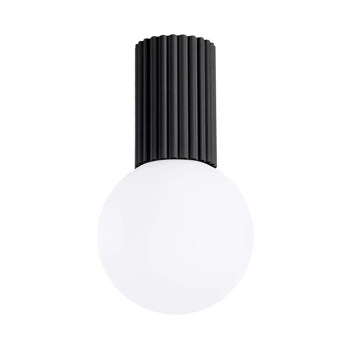 Luminaire plafonnier halo noir avec sphère laiteuse en verre, idéale comme lampe halo bureau décorative