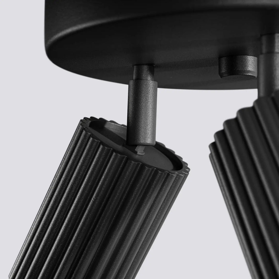 Luminaire plafonnier karbon allie noir en métal avec ampoules gu10 interchangeables et design minimaliste