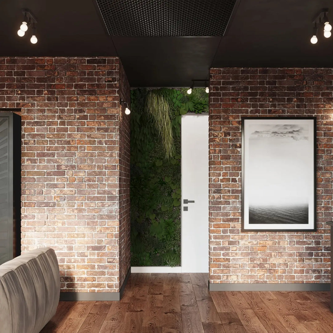 Porte blanche avec poignée minimaliste devant mur en briques apparentes pour plafonniers fornes gamme fornes choix idéal