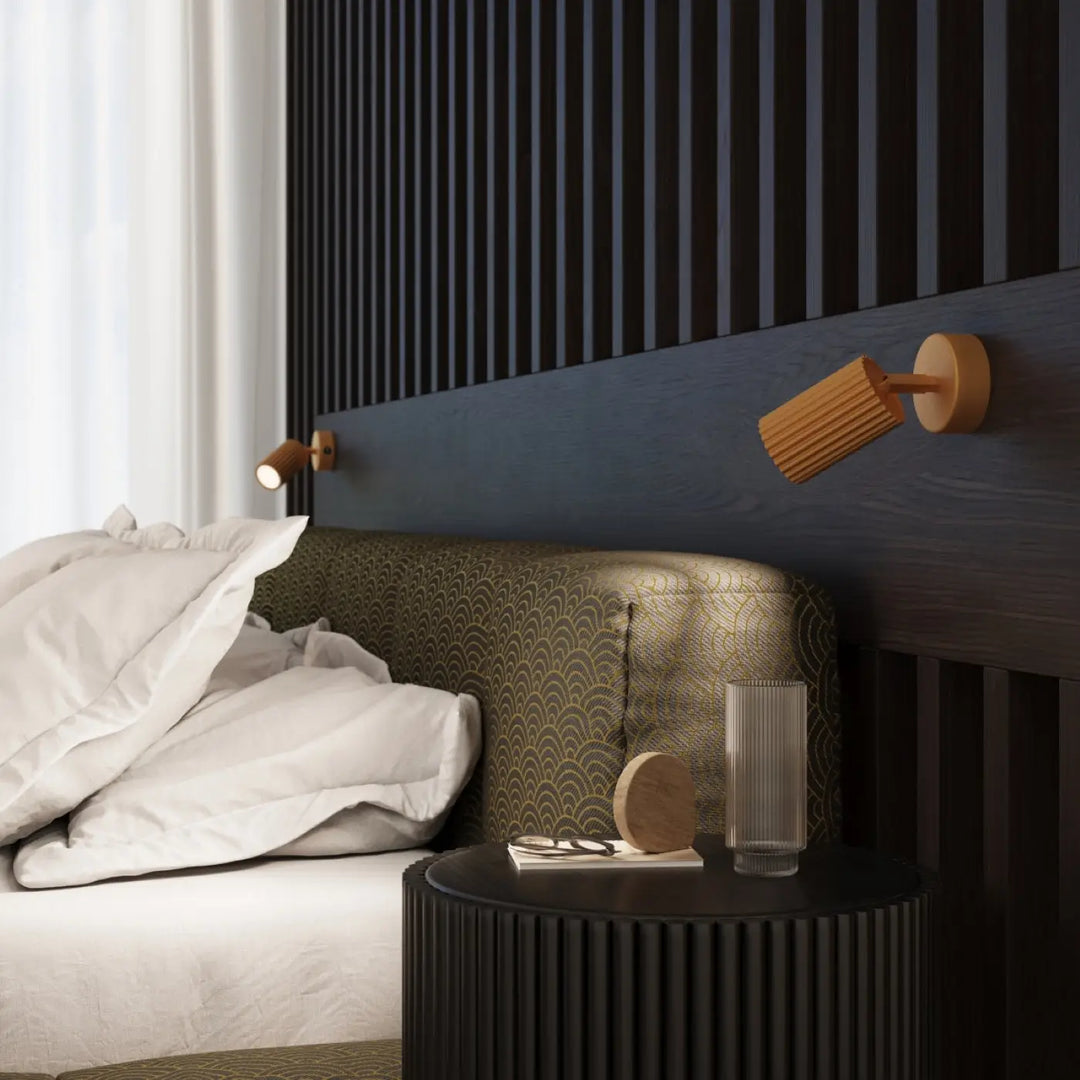 Luminaire plafonnier karbon 3p or en bois moderne avec finition côtelée chaude et ampoules gu10 interchangeables design minimaliste