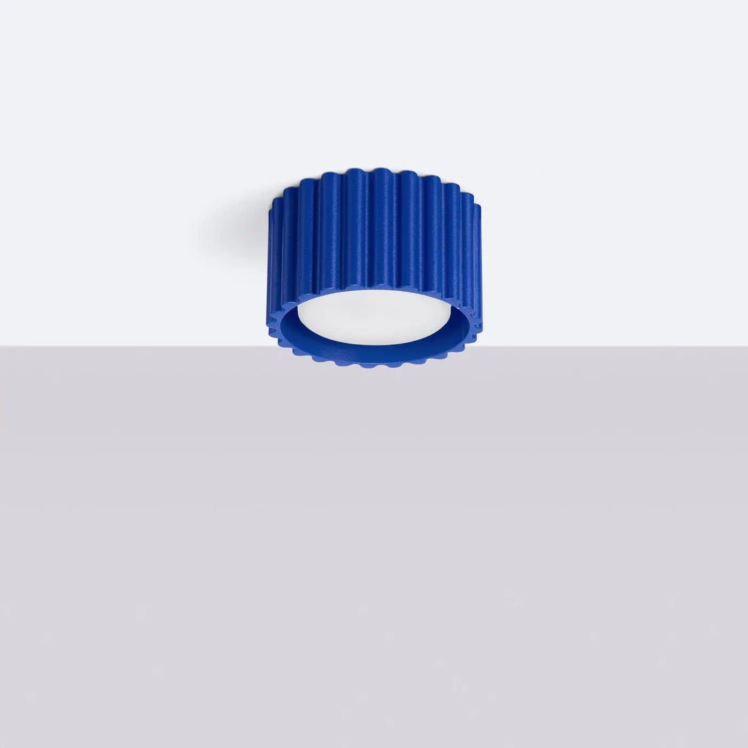 Luminaire plafonnier aura 1 outremer bleu en forme unique inspirée avec design circulaire et nervuré