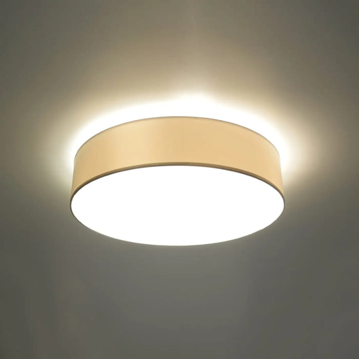 Plafonnier rond beige luminaire arena 45 blanc avec éclairage polyvalent et forme riche diffusant une lumière douce