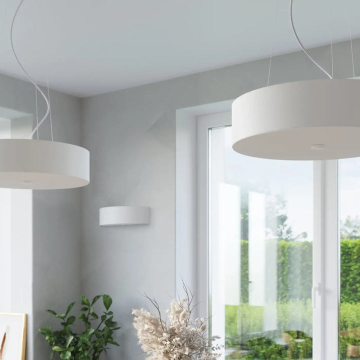 Luminaire plafonnier skala 80 blanc avec suspensions filaires courbées pour plafond minimaliste et décoration élégante