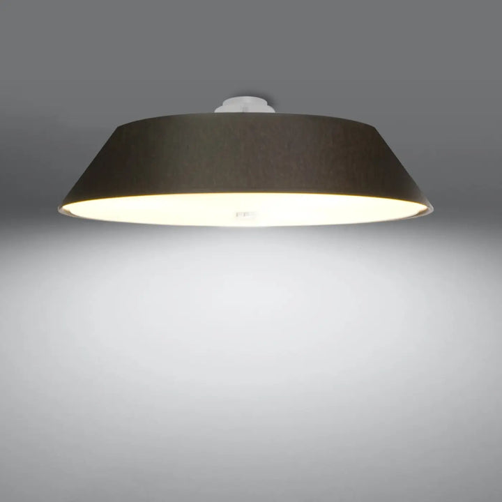 Plafonnier vega 60 noir avec abat-jour en tissu marron foncé et éclairage discret pour chambre à coucher