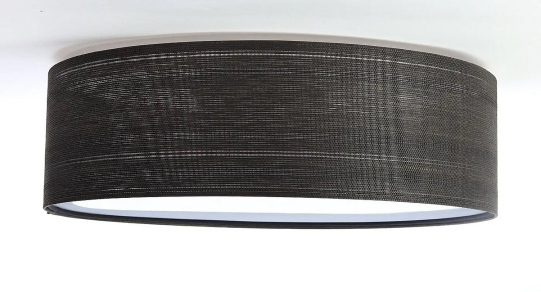 Luminaire plafonnier rond tissu noir à texture avec bandes horizontales subtiles pour un éclairage élégant
