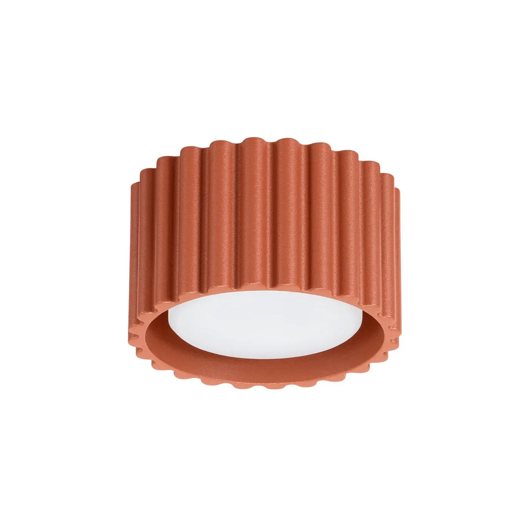 Luminaire plafonnier aura 1 rouge ochra forme unique inspirée en terracotta avec diffuseur blanc circulaire lisse