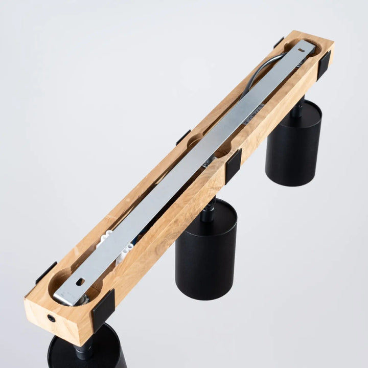 Luminaire plafonnier fager 3 noir avec boîtier moderne en métal argenté, cadre bois naturel et abat-jours orientables noirs