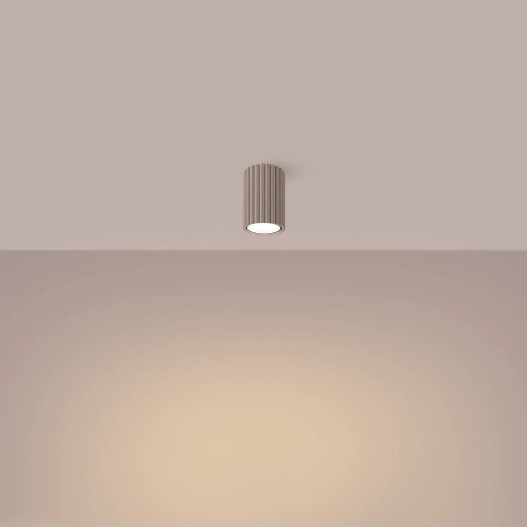 Luminaire plafonnier karbon allie design minimaliste taupe avec ampoules gu10 interchangeables et lumière blanc chaud