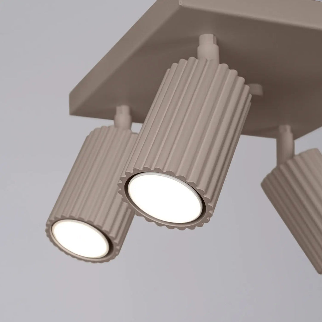 Plafonnier karbon allie design minimaliste beige avec ampoules gu10 interchangeables et rainures verticales cylindriques