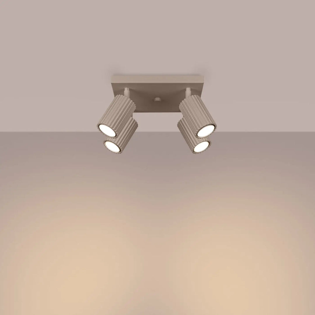 Plafonnier karbon allie design minimaliste avec trois têtes cylindriques taupe et ampoules gu10 interchangeables