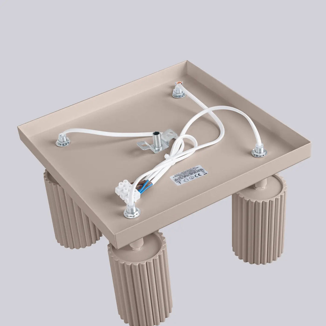 Luminaire plafonnier karbon 4 taupe avec jambes cylindriques nervurées et ampoules gu10 interchangeables design minimaliste