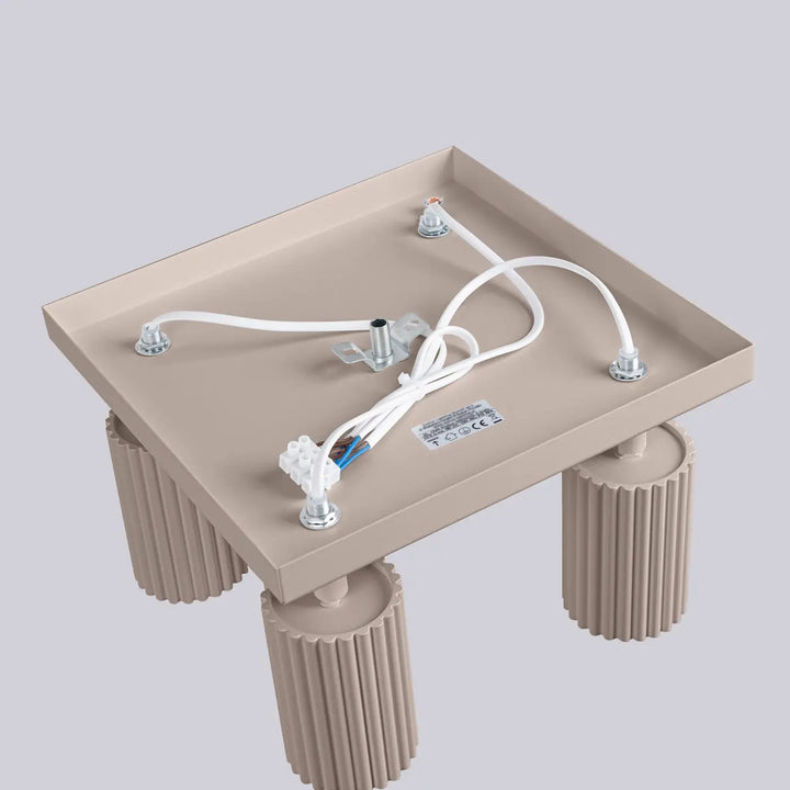 Luminaire plafonnier karbon 4 taupe avec jambes cylindriques nervurées et ampoules gu10 interchangeables design minimaliste