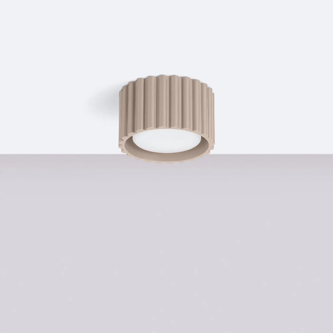 Luminaire plafonnier aura 1 taupe beige en forme unique inspirée avec design moderne et revêtement côtelé