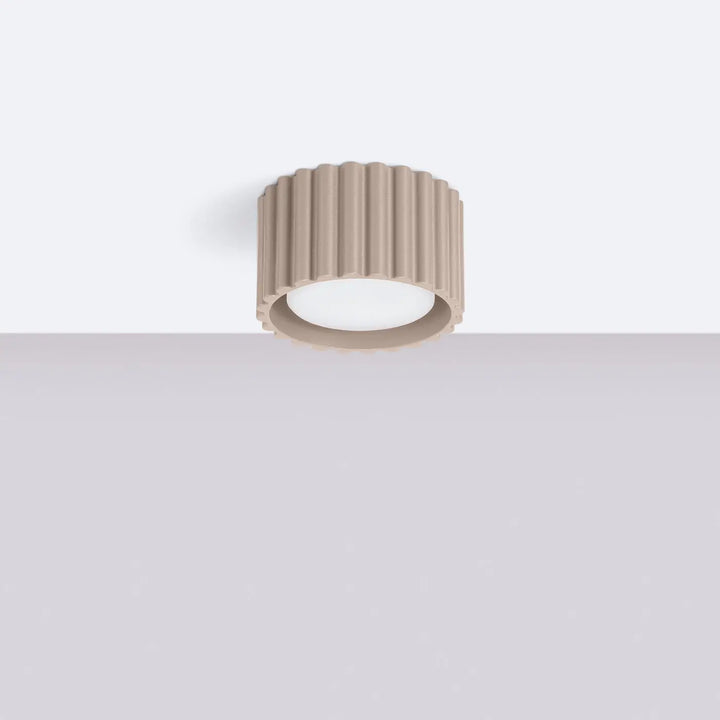 Luminaire plafonnier aura 1 taupe beige en forme unique inspirée avec design moderne et revêtement côtelé