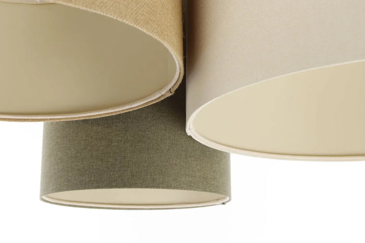 Luminaire plafonnier trio boho elegant avec abat-jour en tissu beige et vert gris à texture naturelle subtile