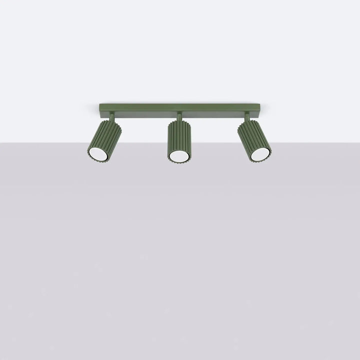 Plafonnier karbon allie vert olive en métal avec trois spotlights cylindriques rainurés et ampoules gu10 interchangeables design minimaliste