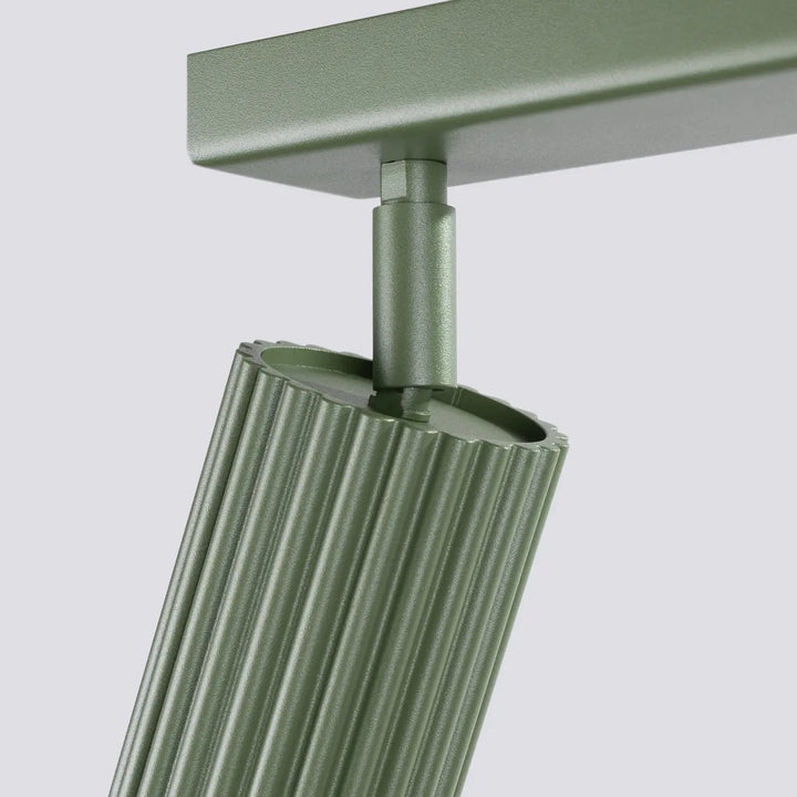 Plafonnier karbon allie design minimaliste en métal vert olive avec ampoules gu10 interchangeables et rainures verticales