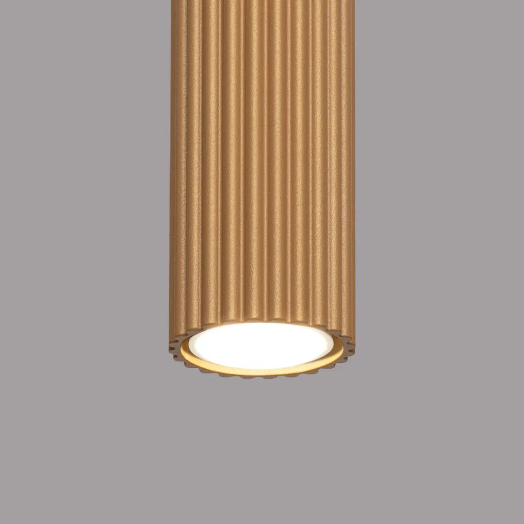 Plafonnier karbon design minimaliste en or avec texture cannelée verticale et ampoules gu10 interchangeables