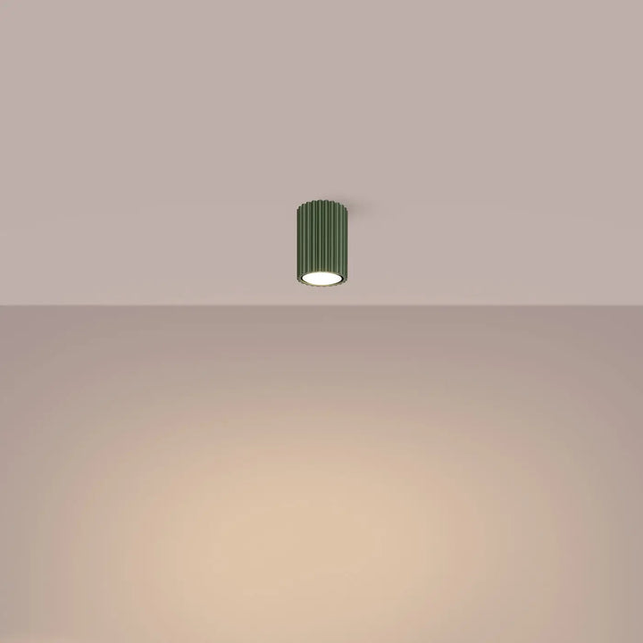 Luminaire plafonnier karbon allie vert olive avec design minimaliste et ampoules gu10 interchangeables en lumière blanche chaude