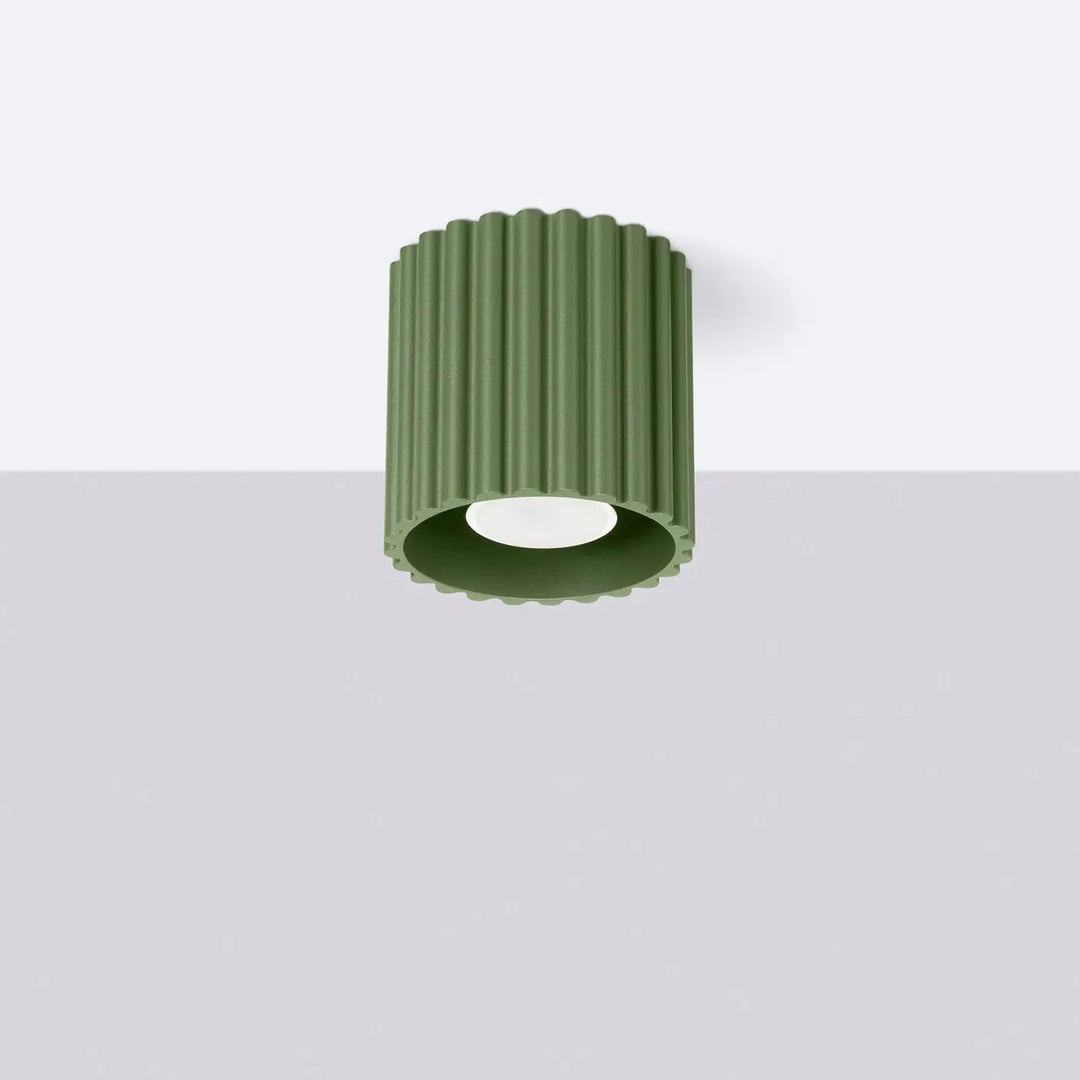 Luminaire plafonnier aura 1 vert olive avec forme unique inspirée, design cylindrique cannelé et lentille intérieure blanche lisse
