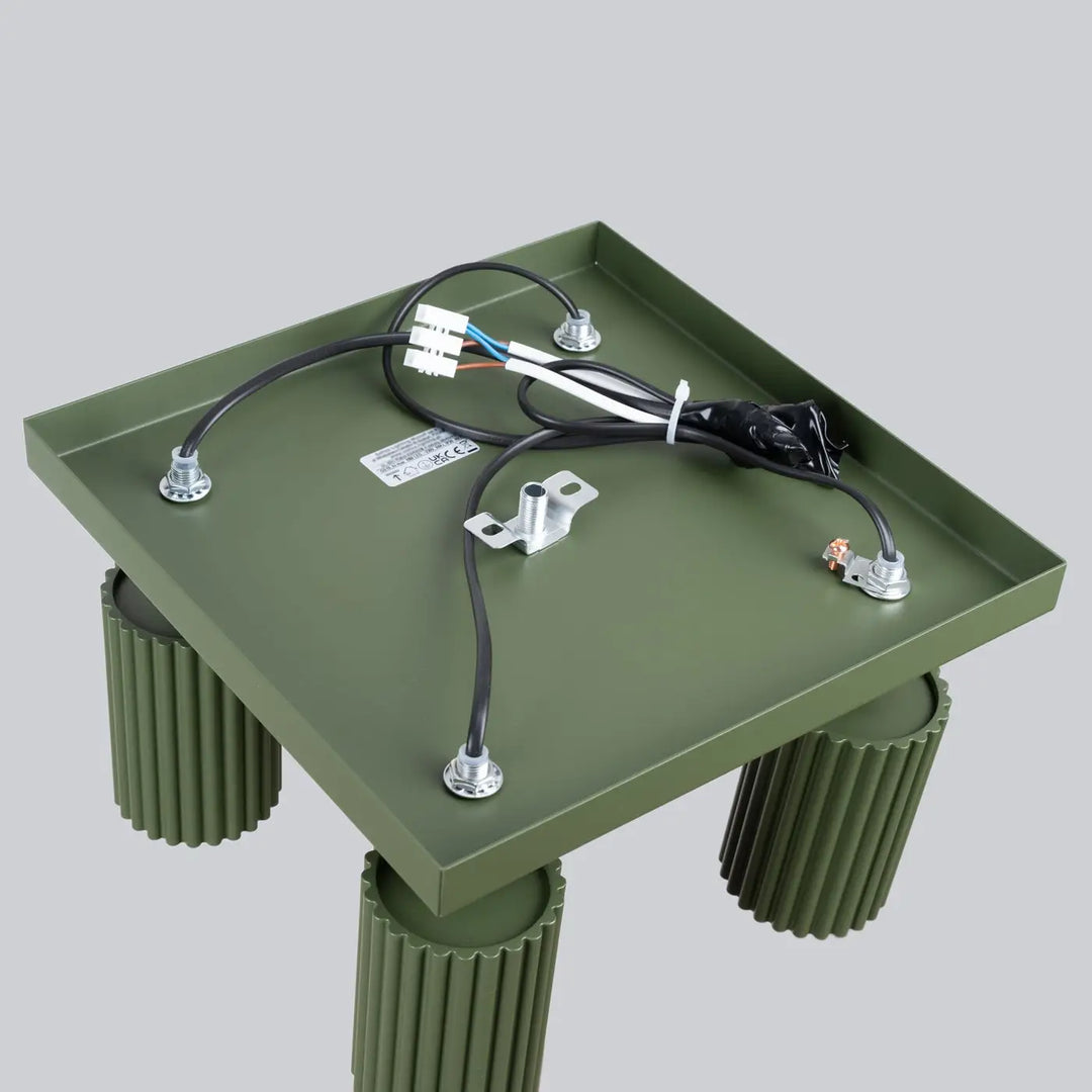 Plafonnier karbon allie vert olive avec design minimaliste, jambes cylindriques cannelées et ampoules gu10 interchangeables