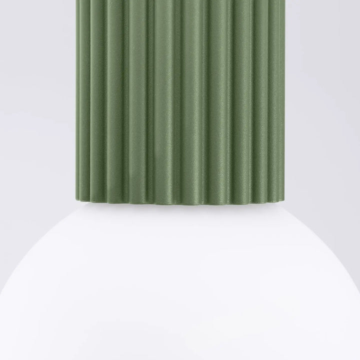 Luminaire plafonnier halo vert olive avec abat-jour côtelé mat et sphère laiteuse pour lampe halo bureau décorative