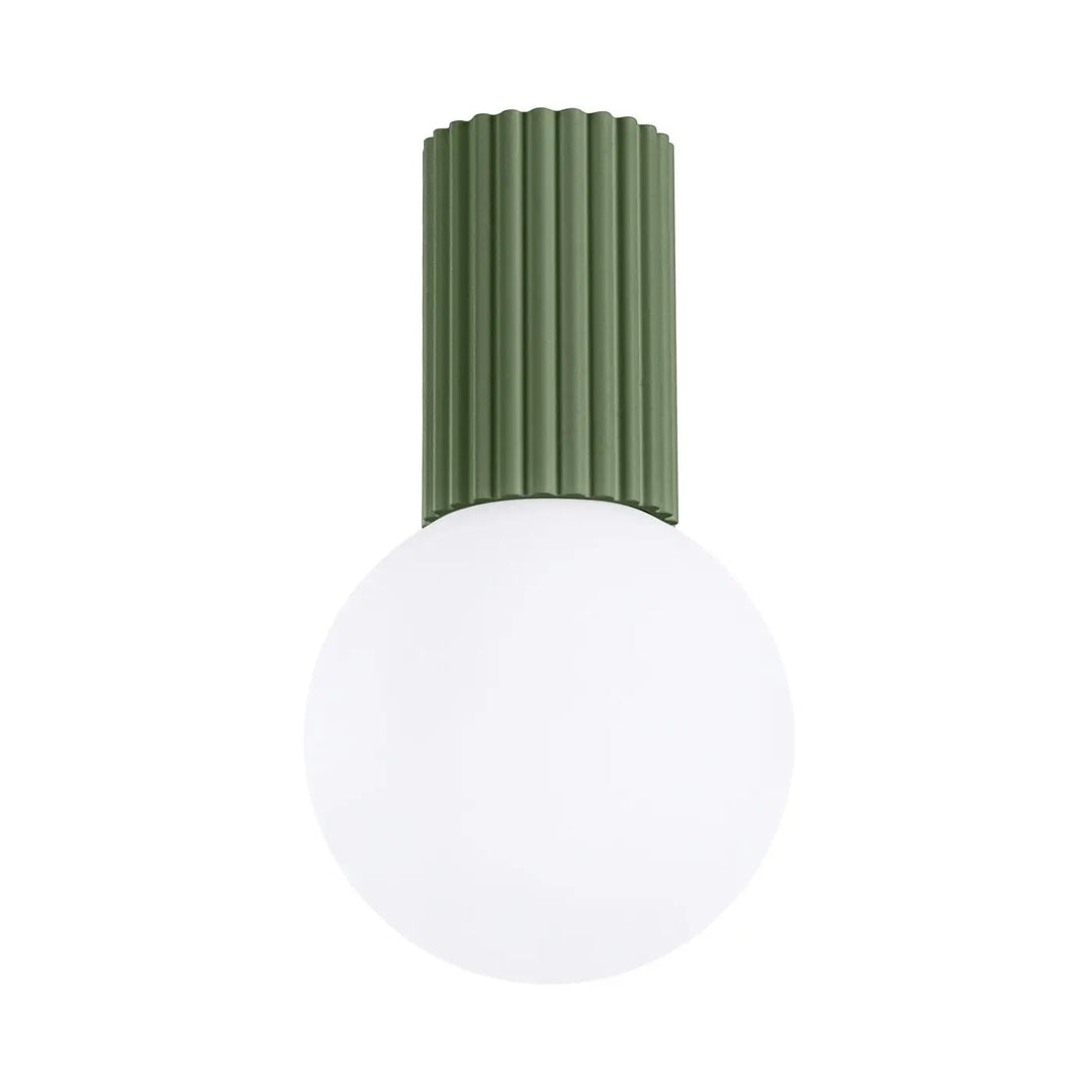 Luminaire plafonnier halo vert olive en métal nervuré avec sphère laiteuse en verre pour lampe halo bureau décorative
