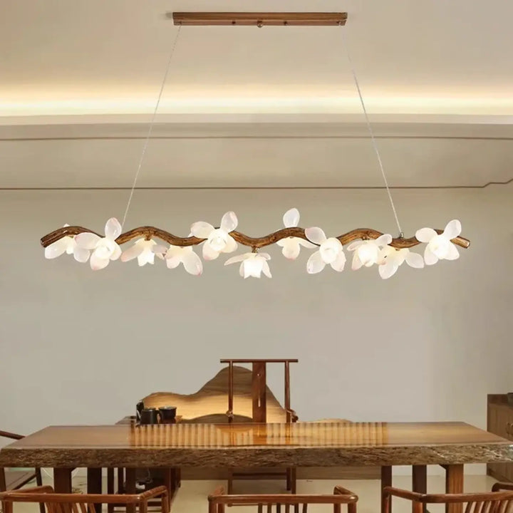 Suspension luminaire jemah avec design en branche de bois naturel et lampes suspendues florales blanches pour mètres carrés élégants