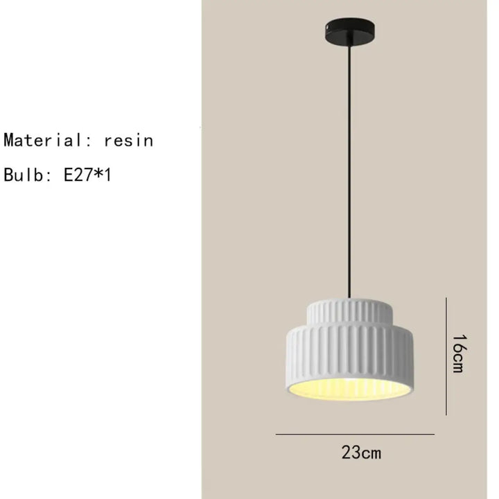 Suspension luminaire crebia en résine blanche avec design strié et étagé et câble noir suspendu