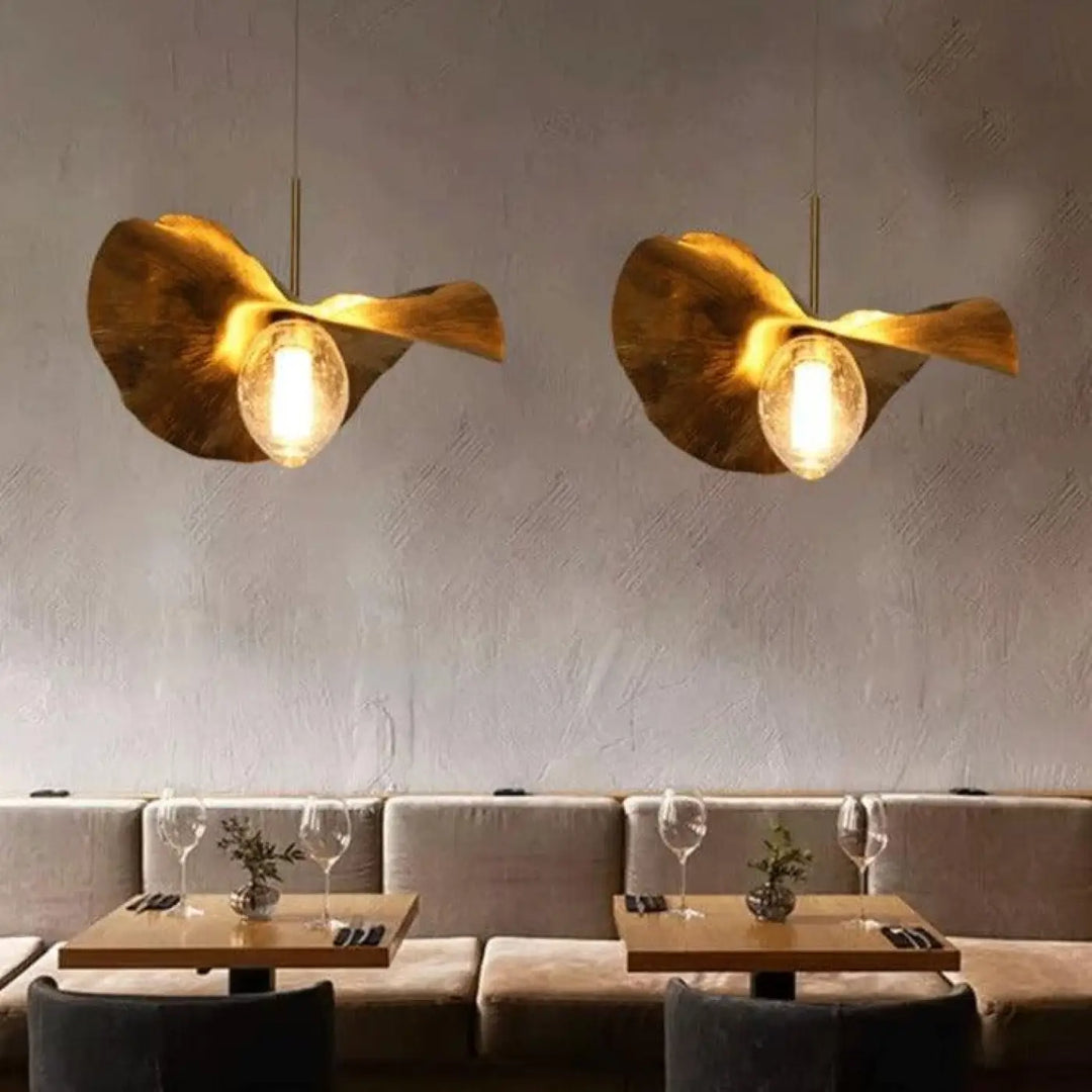 Lustre Suspension Doré Au Design Élégant Et Raffiné